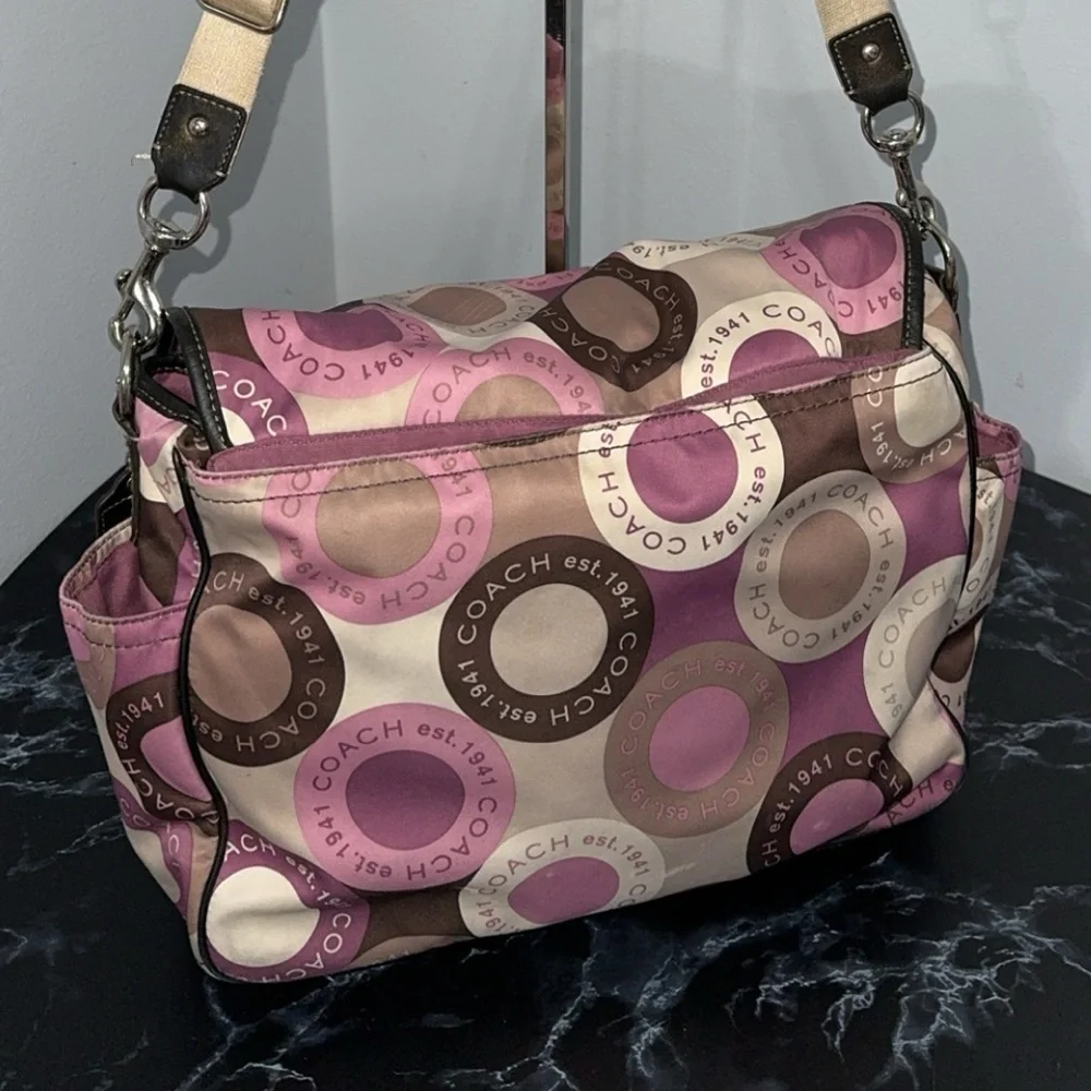 Coach Signature Snaphead F18377 Pink Multifunction Diaper Baby Messenger Bag Pad